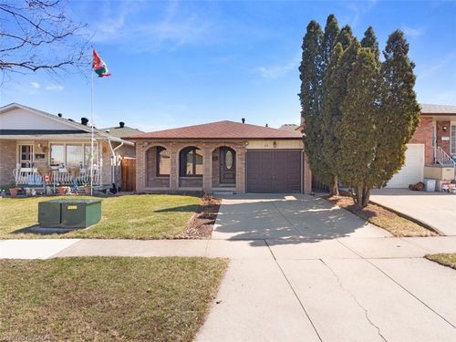 45 Juniper Dr, Stoney Creek, ON, L8E4C7 | Card Image