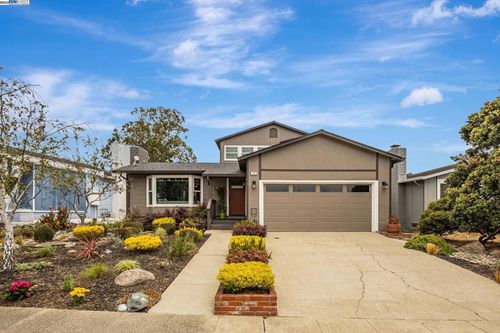 190 Shelter Cove Dr, Half Moon Bay, CA, 94019-4225 | Card Image