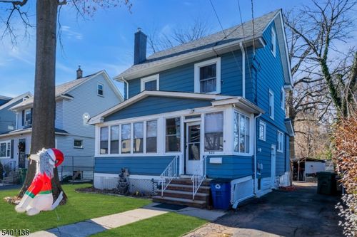 320 Pine St, Roselle, NJ, 07203-1115 | Card Image