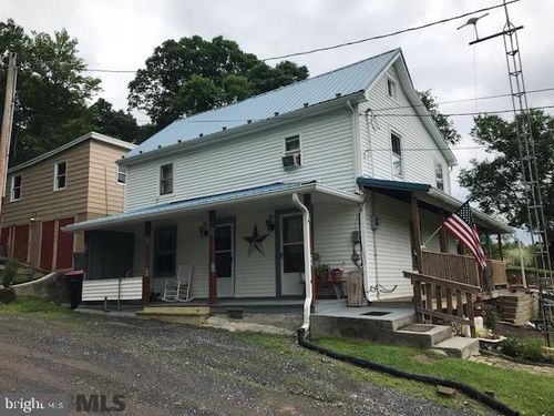 136 S Penn St, MOUNT UNION, PA, 17066-1330 | Card Image