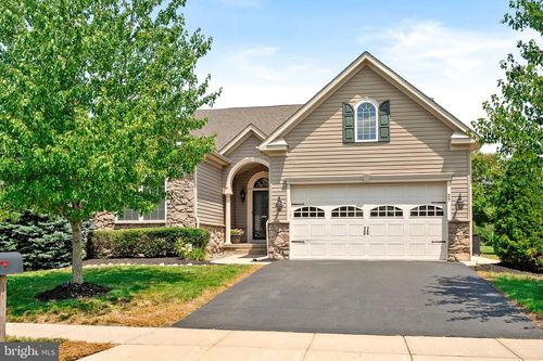 27 Applegate Dr, Florence, NJ, 08518-4017 | Card Image