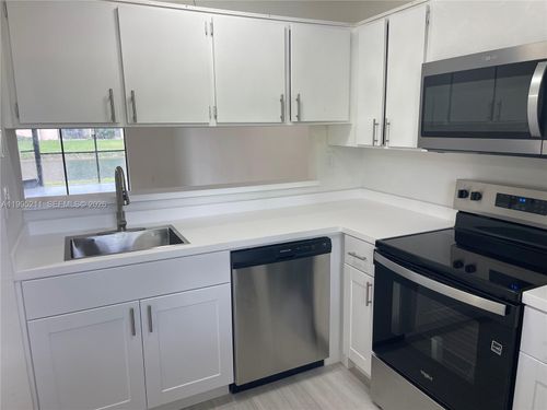 apt-110-3199 Foxcroft Rd, Miramar, FL, 33025-4172 | Card Image