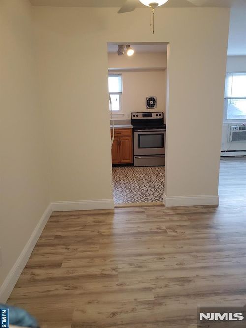 100 Pierson Miller, Pompton Lakes, NJ, 07442 | Card Image