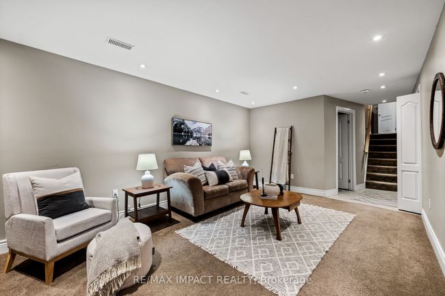 1158 Weller St, House other with 6 bedrooms, 2 bathrooms and 4 parking in Peterborough ON | Image 24