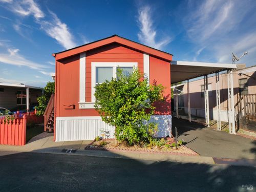 71 Heliotrope St, Vallejo, CA, 94589-3113 | Card Image