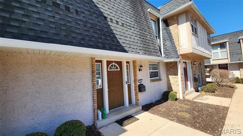 1147-1147 Rue La Chelle Walk, Creve Coeur, MO, 63141-6207 | Card Image