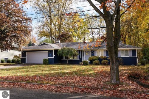 901 Canal St, Mount Pleasant, MI, 48858-3304 | Card Image