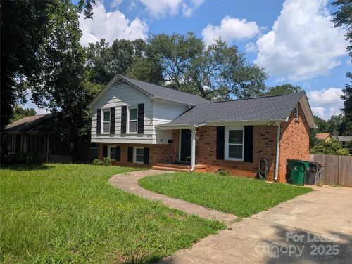 5713 Barrington Dr, Charlotte, NC, 28215-2307 | Card Image