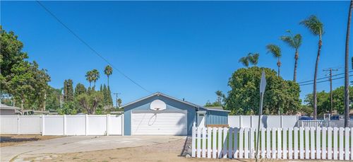 4301 W Lilac Ave, Santa Ana, CA, 92704-2202 | Card Image