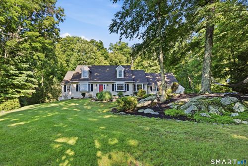 2 Banquo Brae Rd, Brookfield, CT, 06804-3110 | Card Image