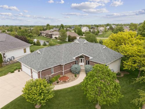 4011 Pheasant Dr, Cedar Falls, IA, 50613-1624 | Card Image