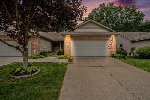 17531 Park Place Cir, Spring Lake, MI, 49456-9148 | Card Image