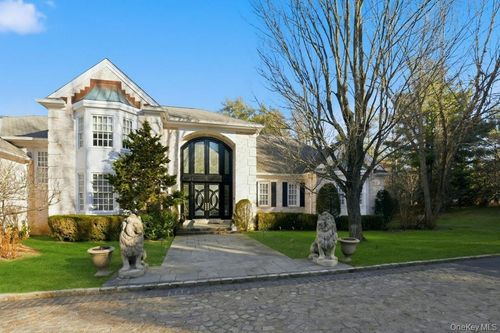 1 Beech Tree Ln, Glen Head, NY, 11545-3150 | Card Image