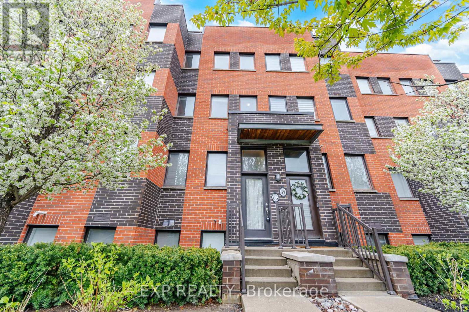 Residential in Toronto (Downsview-Roding-CFB) 2