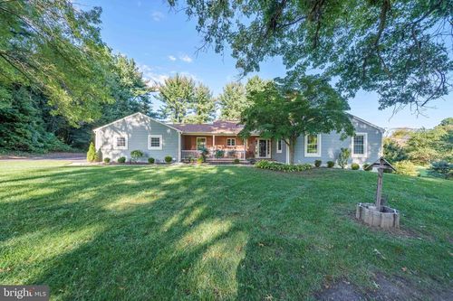 40 Old Farm Rd, Newark, DE, 19711-2908 | Card Image