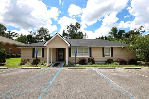 2914 N Oak St, Valdosta, GA, 31602-1718 | Card Image