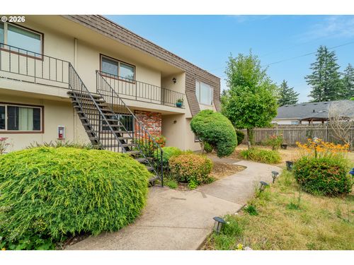 10-18435 Ne Glisan St, Portland, OR, 97230-7277 | Card Image