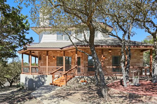 104 Ridge View Dr, Lakehills, TX, 78063-6240 | Card Image