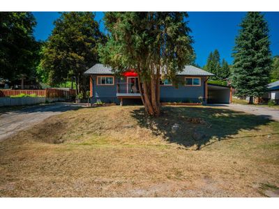 1845 3 Rd St, House other with 5 bedrooms, 3 bathrooms and null parking in Fruitvale BC | Image 3