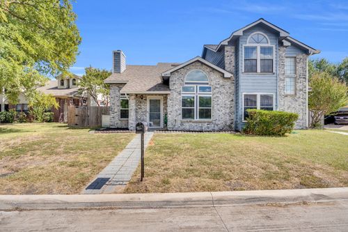 6419 Valleybrooke Ct, Arlington, TX, 76001-7585 | Card Image