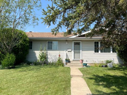 352 Malvern Close Ne, Calgary, AB, T2A4W7 | Card Image