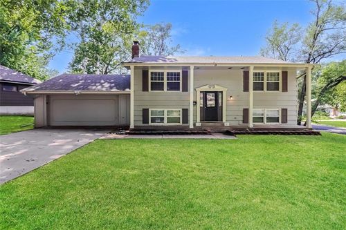 7200 Willow Ave, Raytown, MO, 64133-6748 | Card Image