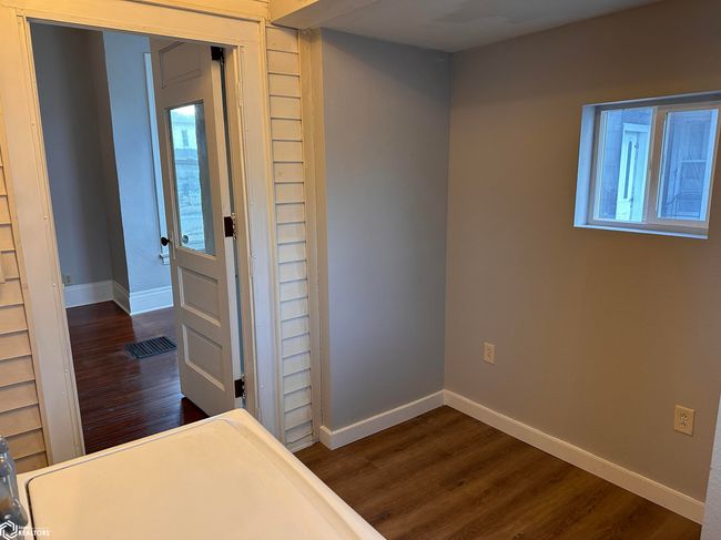 211 S Garfield Ave, Home with 3 bedrooms, 2 bathrooms and 2 parking in Burlington IA | Image 16