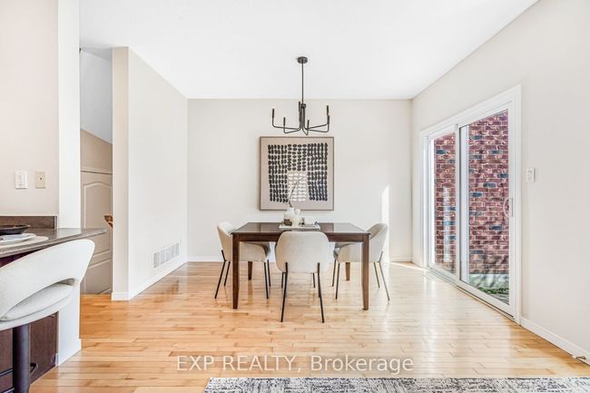 10 - 81 Valridge Dr, Condo with 3 bedrooms, 2 bathrooms and 1 parking in Ancaster ON | Image 9