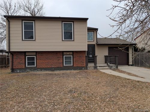 220 Mckinley Dr, Bennett, CO, 80102-8609 | Card Image