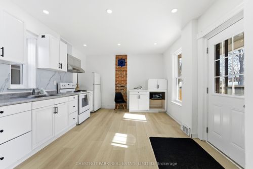 43 Dunbar St, Belleville, ON, K8P3R6 | Card Image