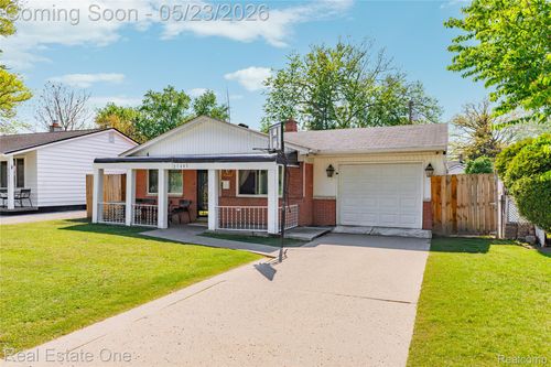 27445 Lorenz St, Madison Heights, MI, 48071-3372 | Card Image