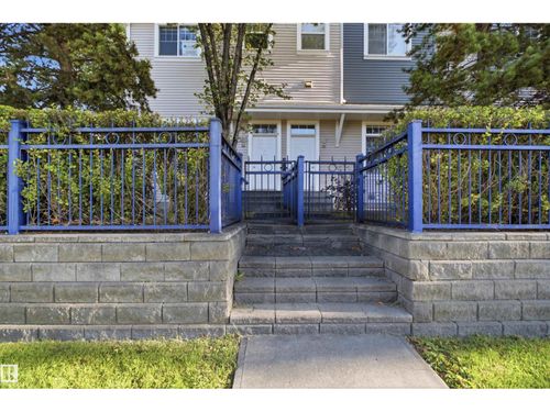 84-8304 11 Ave Sw, Edmonton, AB, T6X1J8 | Card Image