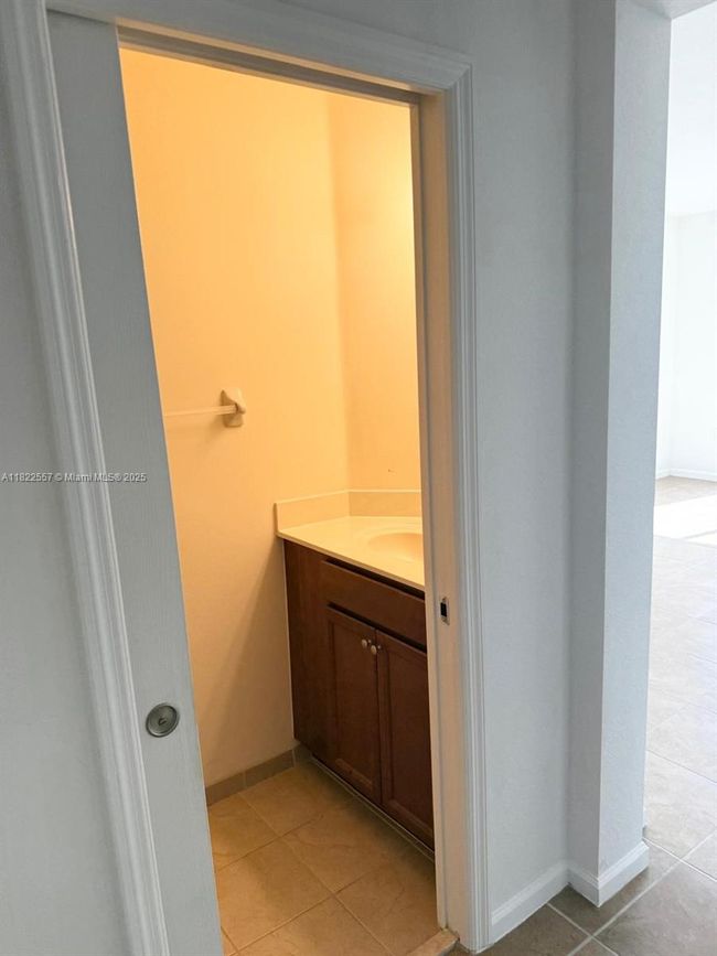 APT-213 - 8900 Nw 97 Th Ave, Condo with 3 bedrooms, 3 bathrooms and null parking in Medley FL | Image 30