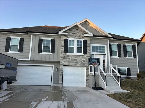 1012 Poplar Ln, Liberty, MO, 64068-4362 | Card Image