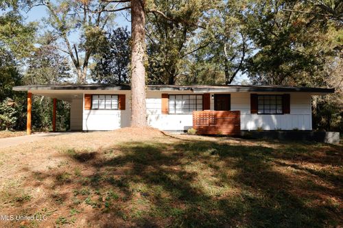 4352 Ridgewood Cir, Jackson, MS, 39211-6003 | Card Image