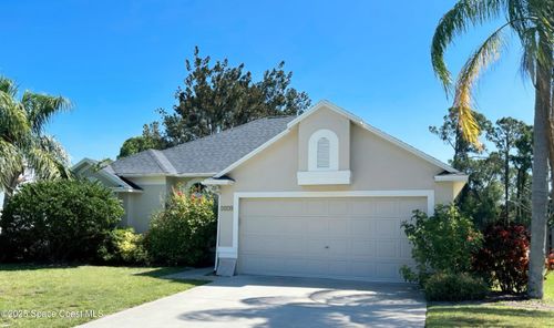 1379 California Dr, Melbourne, FL, 32940-6923 | Card Image