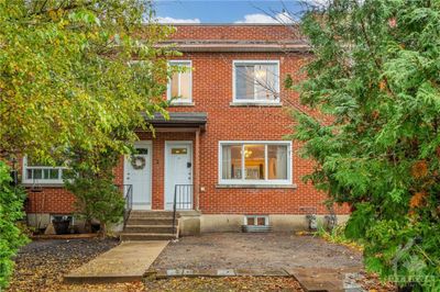 1202 Summerville Ave, Townhouse with 3 bedrooms, 1 bathrooms and 2 parking in Ottawa ON | Image 1