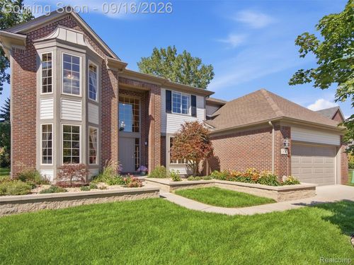 3332 Empire Dr, Rochester Hills, MI, 48309-4091 | Card Image