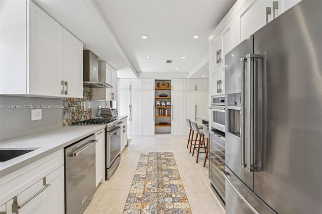 441 Sw 27 Th Rd, House other with 4 bedrooms, 4 bathrooms and null parking in Miami FL | Image 10