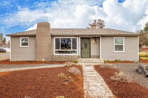 2728 W Sanson Ave, Spokane, WA, 99205-5840 | Card Image