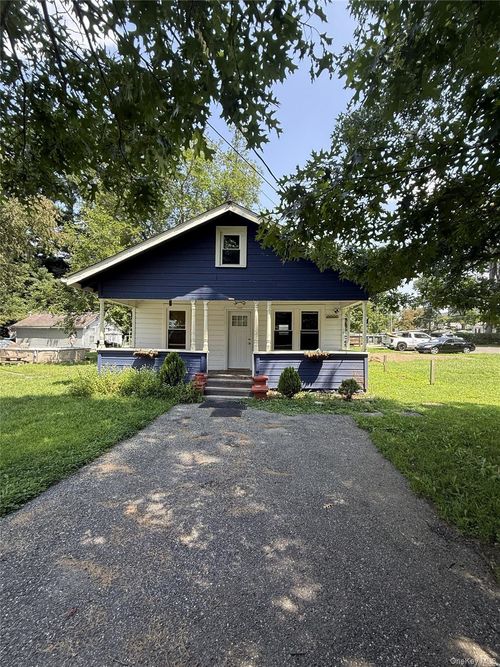 15 Court Ave, Greenwood Lake, NY, 10925-2617 | Card Image