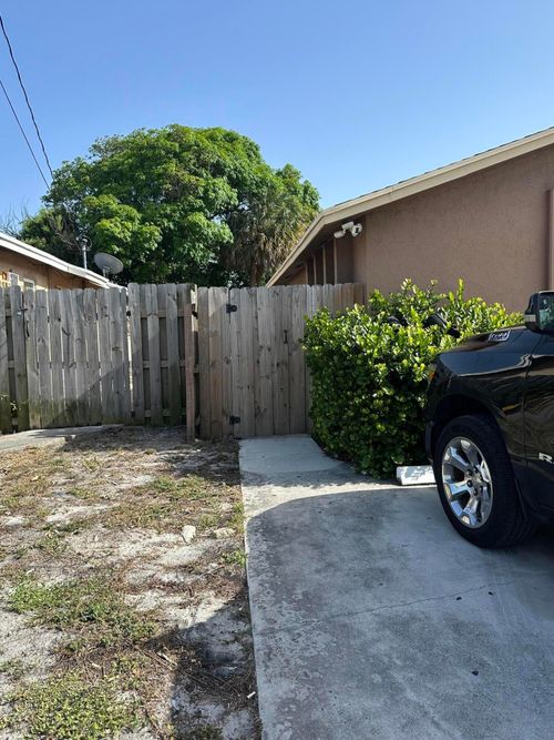 1-641 W 9th St, Riviera Beach, FL, 33404-7355 | Card Image