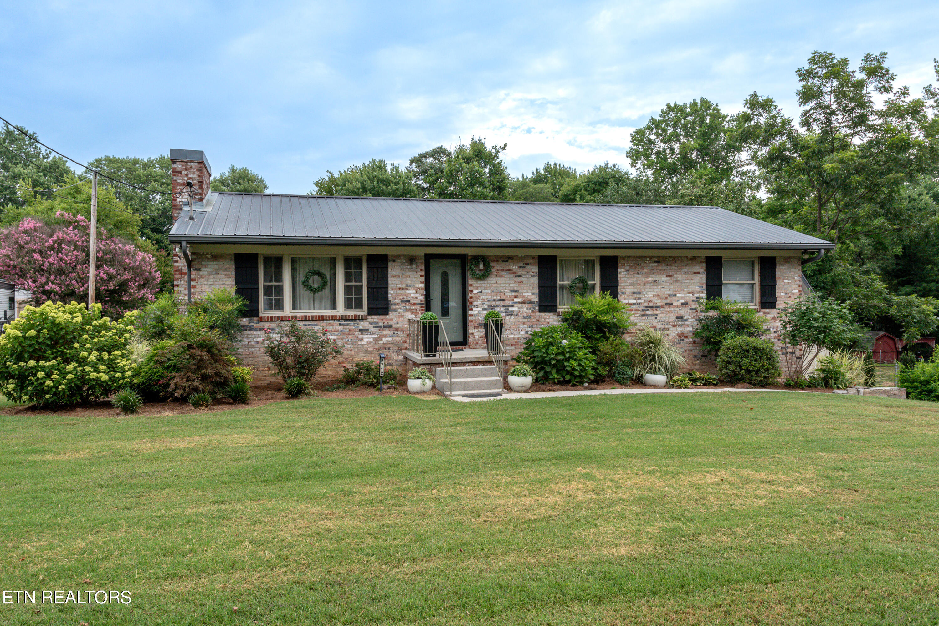 Roland Ln, Knoxville, TN 37931