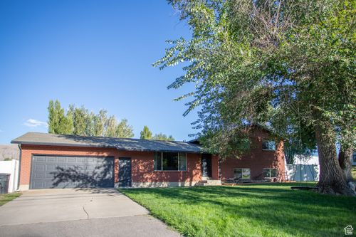 206 N 400 W, Hyrum, UT, 84319-1056 | Card Image