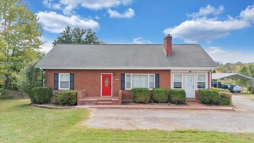 10590 Stewartsville Rd, Vinton, VA, 24179-5216 | Card Image