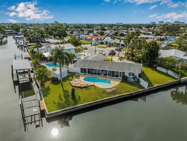 8727 Bay Crest Ln, House other with 3 bedrooms, 2 bathrooms and null parking in TAMPA FL | Image 33