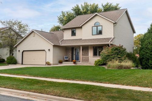 5886 Woodland Dr, WAUNAKEE, WI, 53597-8717 | Card Image