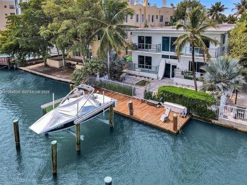 5-7171 Bay Dr, Miami Beach, FL, 33141-5454 | Card Image