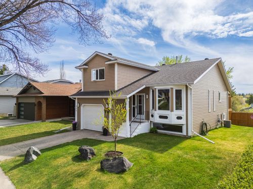 235 Deerview Drive Se, Calgary, AB, T2J6W7 | Card Image