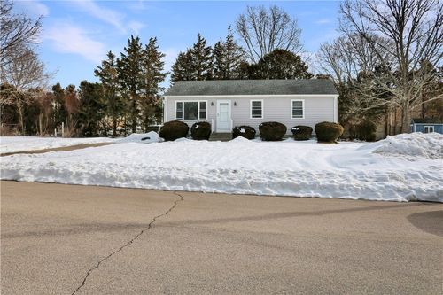 6 Acorn Dr, Westerly, RI, 02891-1750 | Card Image